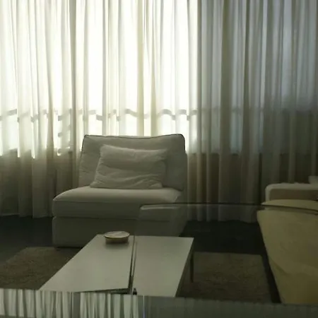 Paco * Πλάγια ντελ Ινγκλές